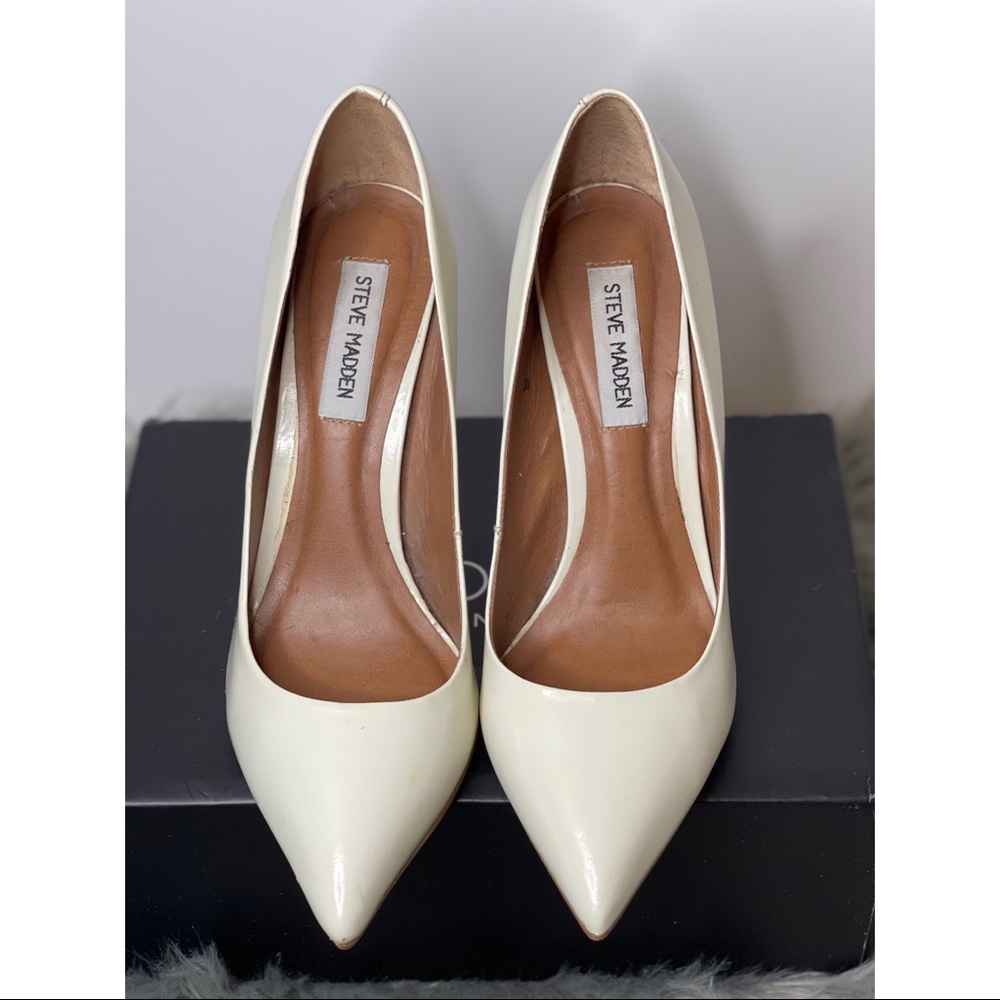 Pointed Toe Heel